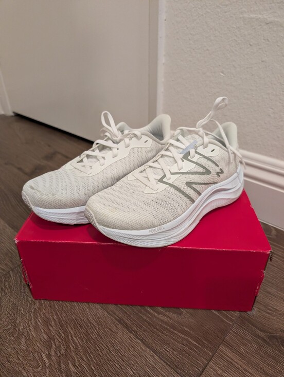New Balance Shoes - New Balance FuelCell Propel v4 Size 6.5 WIDE Women